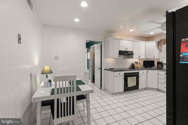 406 GRAISBURY AVE, Haddonfield, NJ 08033