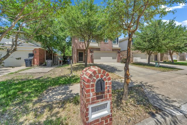 4820 Cedar Springs Drive, Fort Worth, TX 76179
