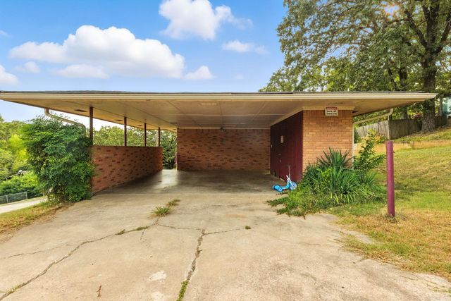 1900 Broken Arrow Drive, North Little Rock, AR 72118