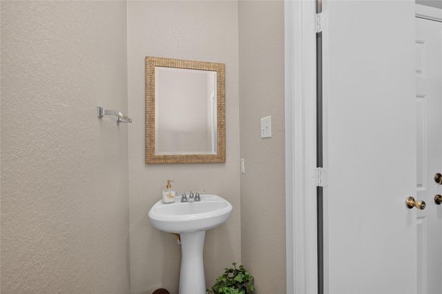 1633 Nichole Woods Drive, Houston, TX 77047