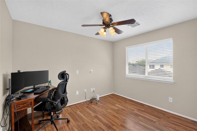 1633 Nichole Woods Drive, Houston, TX 77047
