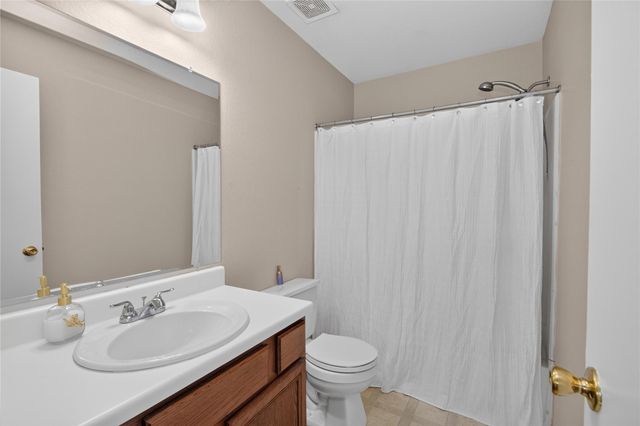 1633 Nichole Woods Drive, Houston, TX 77047