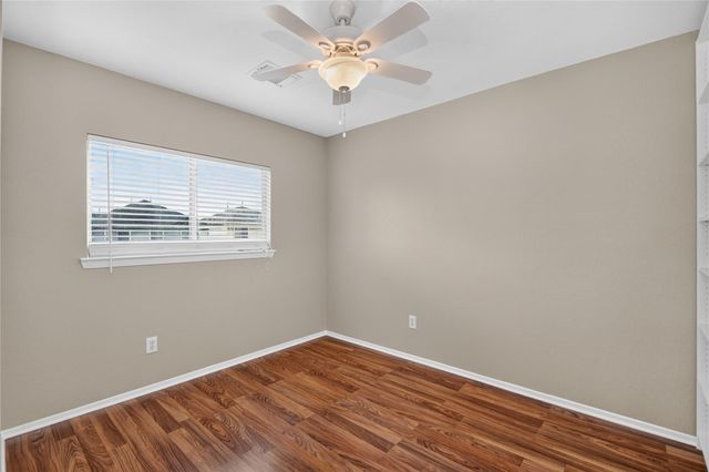 1633 Nichole Woods Drive, Houston, TX 77047