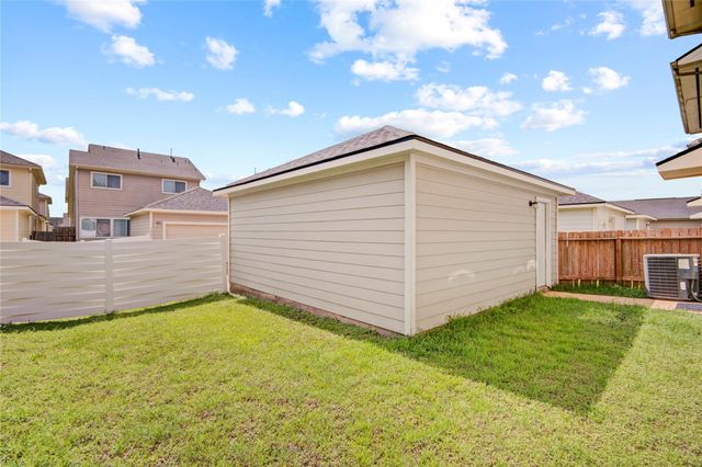 1633 Nichole Woods Drive, Houston, TX 77047