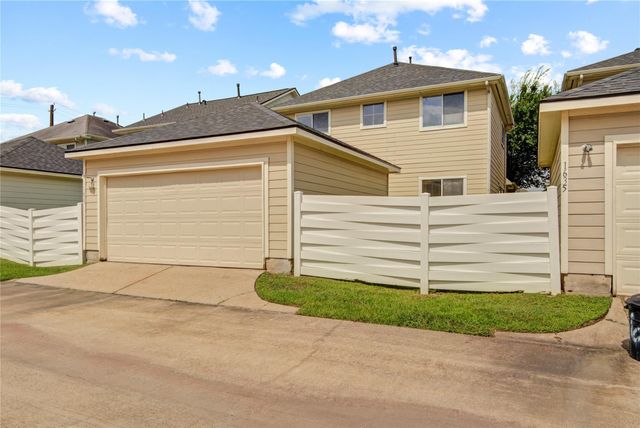 1633 Nichole Woods Drive, Houston, TX 77047