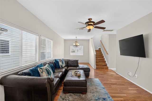1633 Nichole Woods Drive, Houston, TX 77047