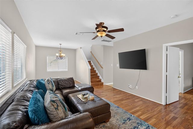 1633 Nichole Woods Drive, Houston, TX 77047