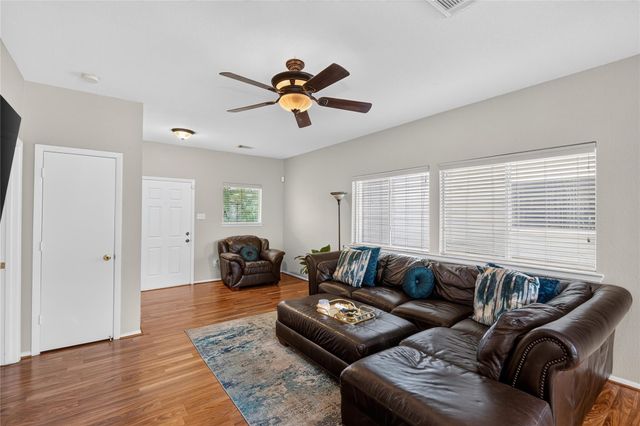 1633 Nichole Woods Drive, Houston, TX 77047