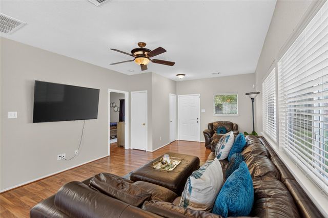 1633 Nichole Woods Drive, Houston, TX 77047