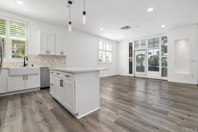 110 W Island Avenue, San Diego, CA 92101