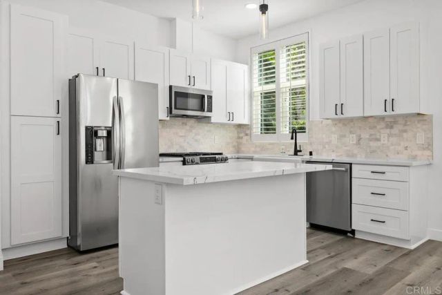 110 W Island Avenue, San Diego, CA 92101
