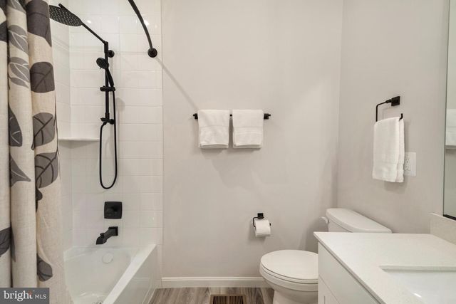 140 POE DR, Winchester, VA 22602