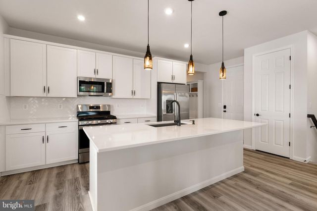 140 POE DR, Winchester, VA 22602