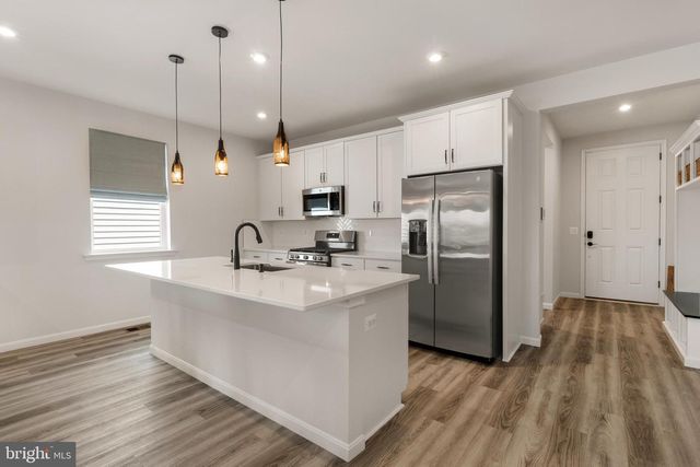 140 POE DR, Winchester, VA 22602