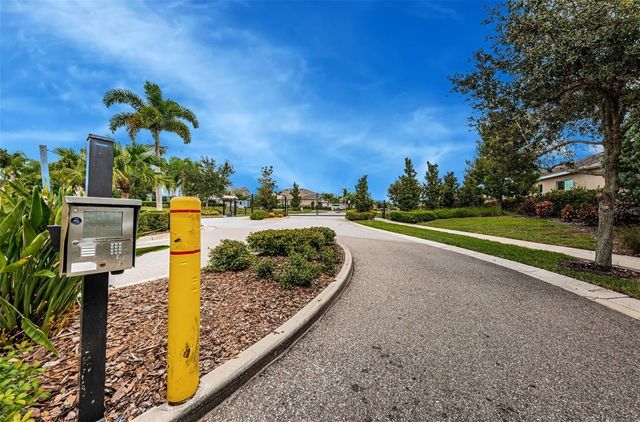 704 CHIPPER DRIVE, Sun City Center, FL 33573