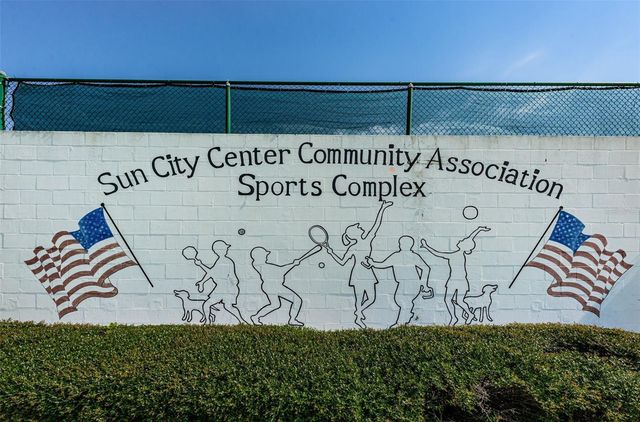 704 CHIPPER DRIVE, Sun City Center, FL 33573