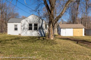 826 R G Curtiss Avenue, Lansing, MI 48911