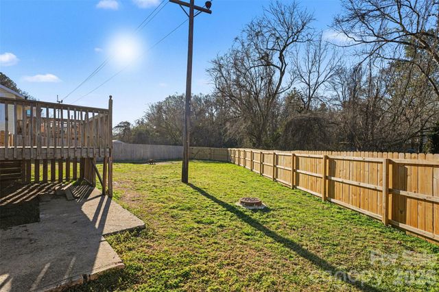 905 W 6th Avenue B Avenue, Gastonia, NC 28052