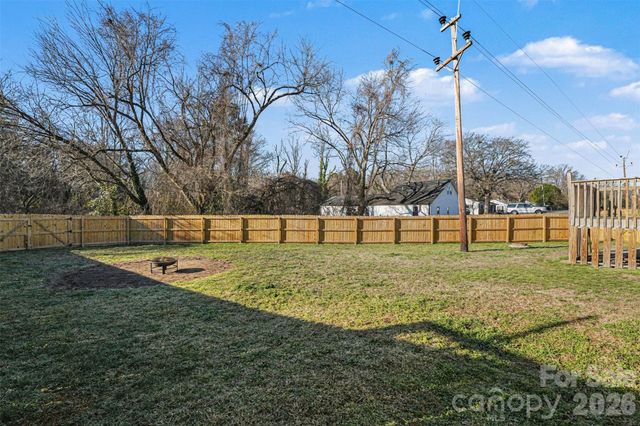 905 W 6th Avenue B Avenue, Gastonia, NC 28052