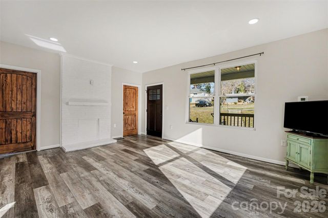 905 W 6th Avenue B Avenue, Gastonia, NC 28052