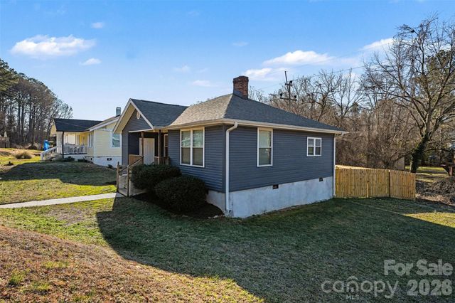 905 W 6th Avenue B Avenue, Gastonia, NC 28052