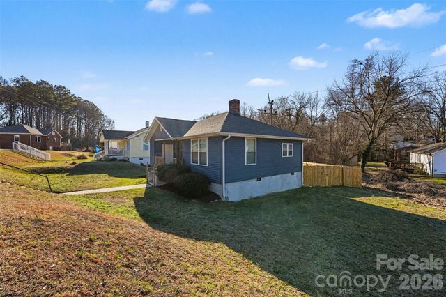 905 W 6th Avenue B Avenue, Gastonia, NC 28052