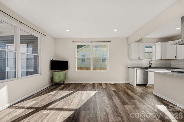 905 W 6th Avenue B Avenue, Gastonia, NC 28052