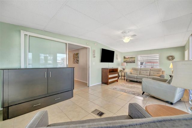 110 E SAINT LUCIA LOOP, Apollo Beach, FL 33572