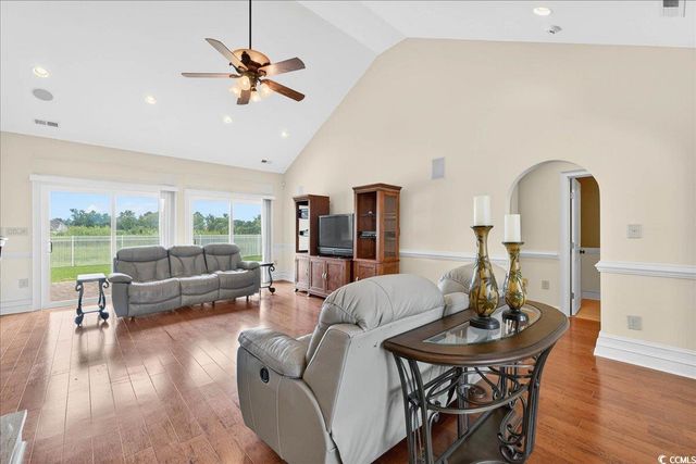 1019 Ridgewood Dr., North Myrtle Beach, SC 29582
