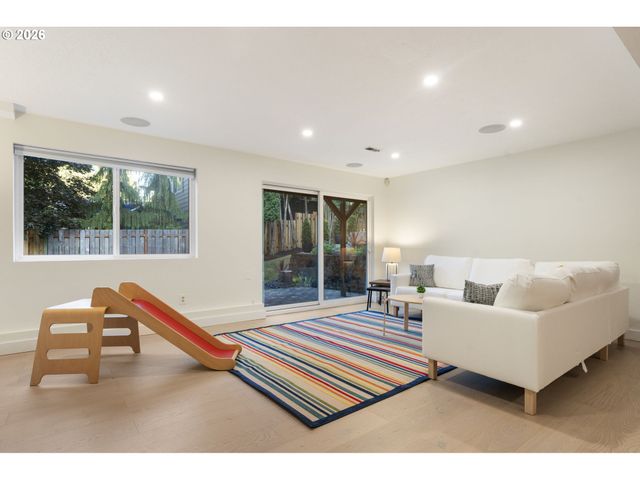 7190 Sw 142nd Ave, Beaverton, OR 97008