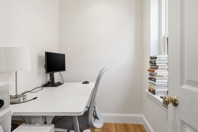 73 Myrtle St 2, Boston, MA 02114