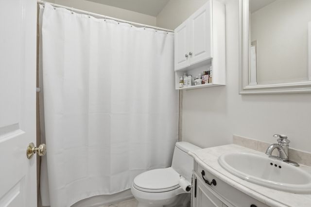 73 Myrtle St 2, Boston, MA 02114