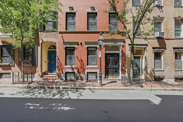 73 Myrtle St 2, Boston, MA 02114