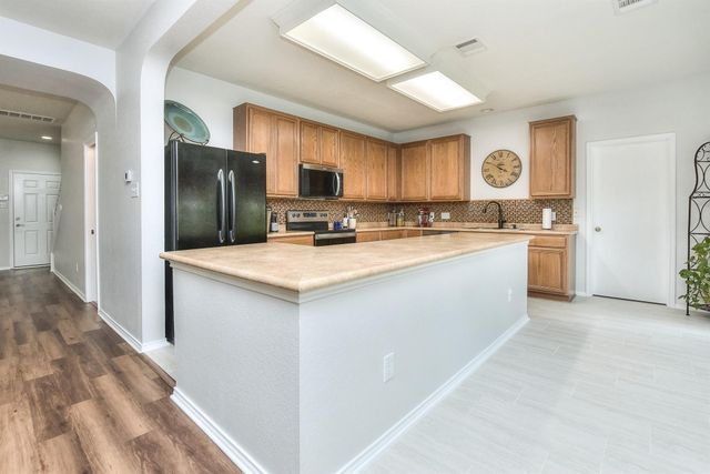 4913 Woodstock DR, Georgetown, TX 78633