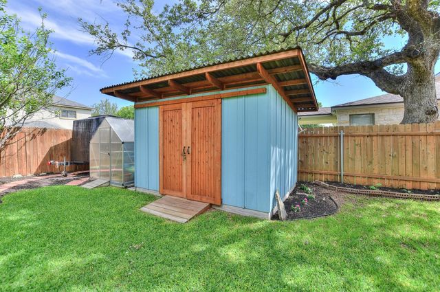 4913 Woodstock DR, Georgetown, TX 78633