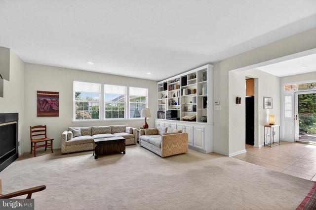 8 STARLING CT, West Deptford, NJ 08086