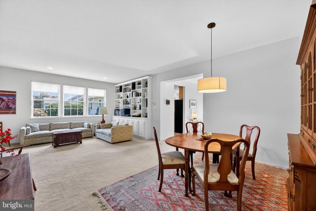 8 STARLING CT, West Deptford, NJ 08086