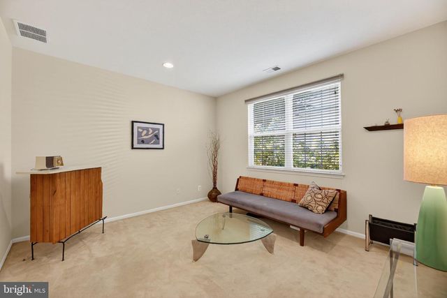 8 STARLING CT, West Deptford, NJ 08086