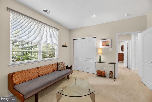 8 STARLING CT, West Deptford, NJ 08086