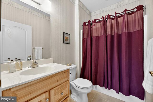 8 STARLING CT, West Deptford, NJ 08086