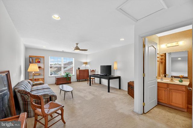 8 STARLING CT, West Deptford, NJ 08086