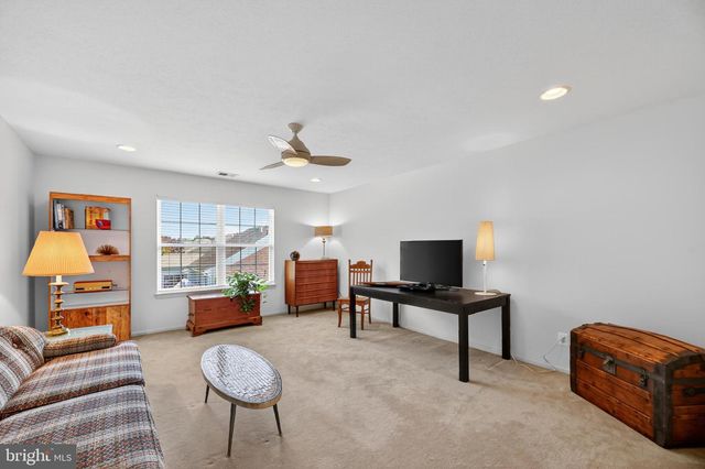 8 STARLING CT, West Deptford, NJ 08086