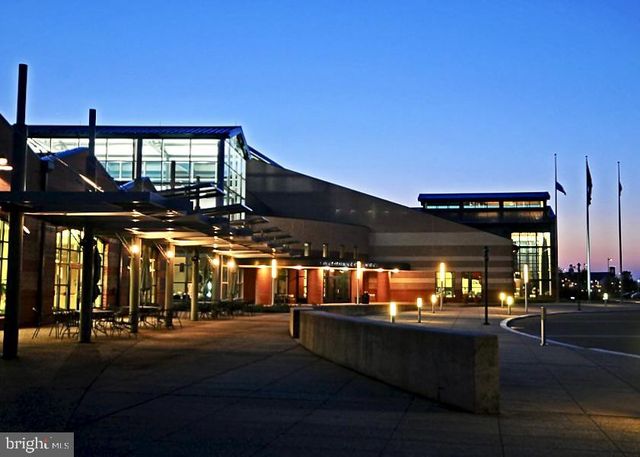 8 STARLING CT, West Deptford, NJ 08086