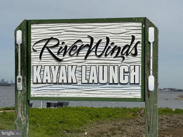 8 STARLING CT, West Deptford, NJ 08086