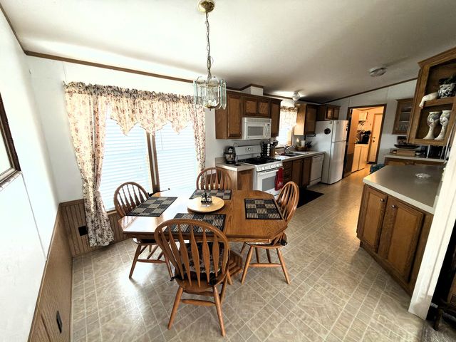 2073 Sunset Lane, Belvidere, IL 61008