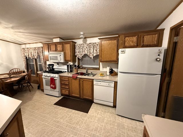 2073 Sunset Lane, Belvidere, IL 61008