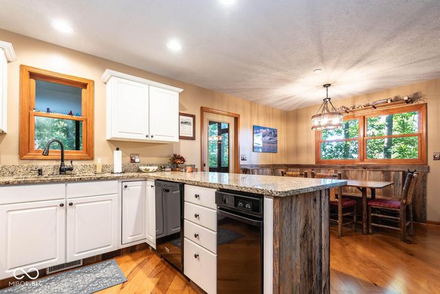 9002 E Agate Avenue, Nashville, IN 47448