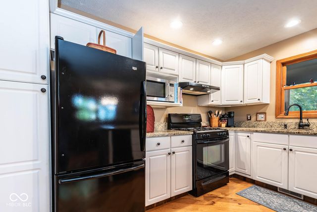 9002 E Agate Avenue, Nashville, IN 47448