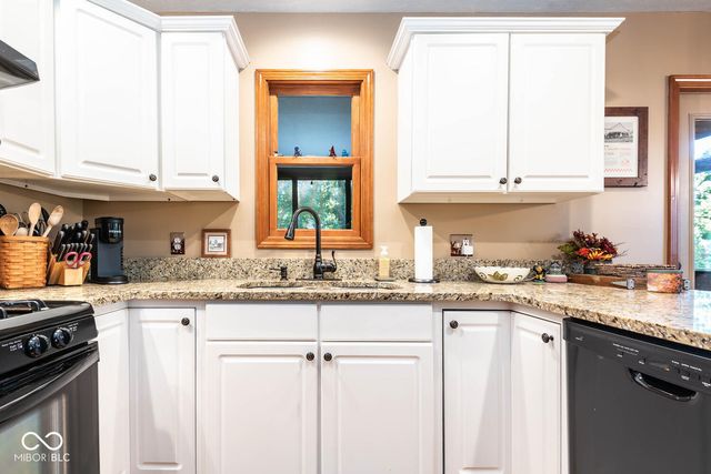 9002 E Agate Avenue, Nashville, IN 47448