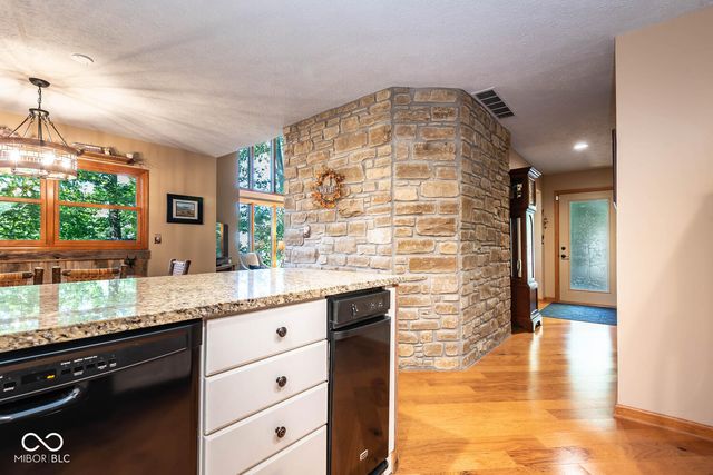 9002 E Agate Avenue, Nashville, IN 47448